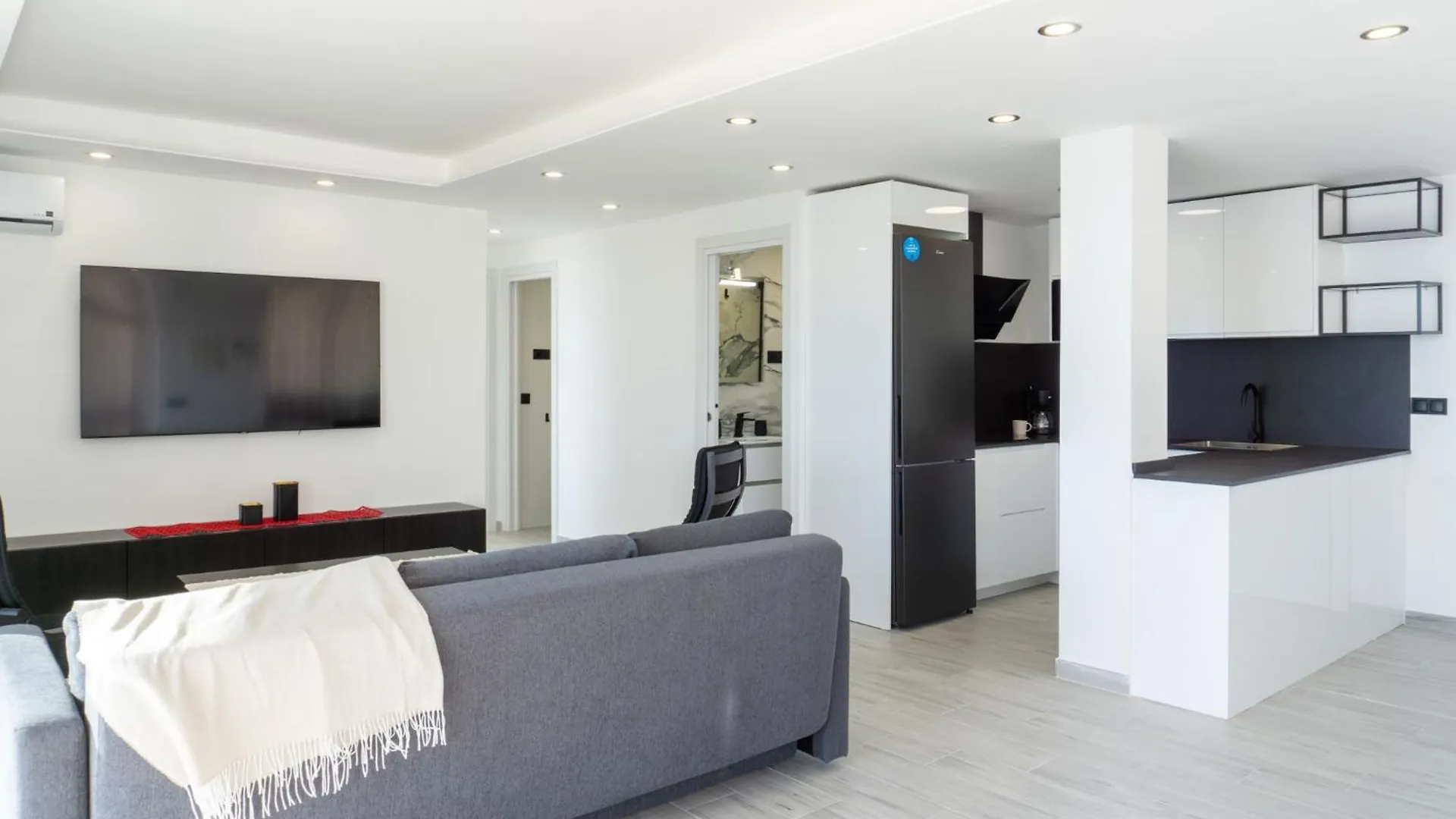 Seaside Fuengirola Apartment Malaga
