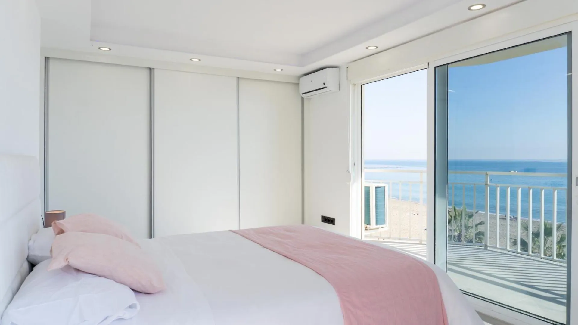 Seaside Fuengirola Apartment Malaga